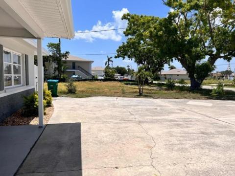 Cozy Home With One Bedroom Cape Coral Buitenkant foto